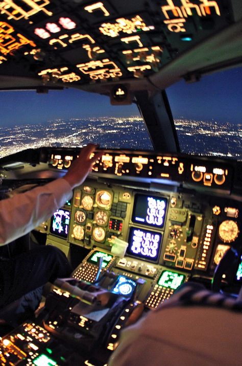 Jet Privé, Airline Pilot, 얼굴 드로잉, Night Flight, Plane Travel, Flight Simulator, Flight Deck, Cabin Crew, Air Travel