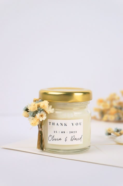 Wedding Giveaways Ideas Souvenirs, Candle Giveaway, Diy Candles Homemade, Eid Stickers, Wedding Giveaways, Cute Gifts For Her, Candle Aesthetic, Gifts For Fiance, Christmas Gifts For Girlfriend