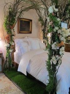 How to Decorate a Garden Theme Bedroom: 13 Garden Bedroom Ideas Garden Bedroom Ideas, Fairy Garden Bedroom, Enchanted Forest Bedroom, Fairytale Bedroom, Forest Bedroom, Forest Room, Fairy Bedroom, Fairy Room, White Linens