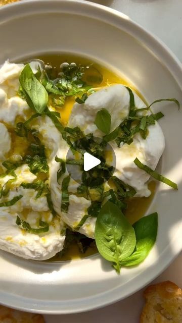 Mediterranean Diet | Recipes | Meal Plan 🇺🇸 on Instagram: "My entire spring and summer summed up in 28 seconds. Burrata, lemon, basil, and crostini. 🍋  Ingredients 8 oz burrata cheese 3 tbsp olive oil, divided 1 tbsp fresh basil, sliced 1 lemon, zested and squeezed 1 baguette, sliced 1 clove garlic, halved  By: @fettysfoodblog -------------------- Let me know if you try it!! 🥰 👉 Follow my page for daily ✔ Easy recipes -------------------- #mediterraneanfood#healthy#healthyfood#glutenfree#greekfood#delicious#diet#eatclean#recipes#foodideas#yummy#easyrecipe#goodmoodfood" Easy Burrata Appetizer, Mediterranean Diet Plan, Burrata Cheese, Lemon Basil, Diets For Beginners, Mediterranean Diet Recipes, Mediterranean Diet, Fresh Basil, Mediterranean Recipes