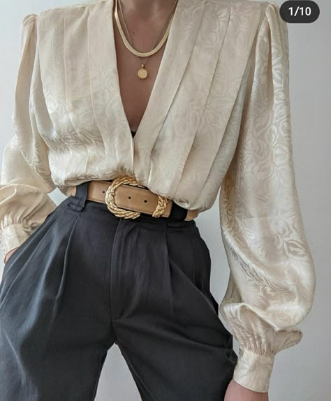 Silk Blouse Outfit, Thrift Inspo, Looks Street Style, Stylish Work Outfits, Mode Inspo, Blouse Outfit, Fall 2023, Mode Inspiration, Office Fashion