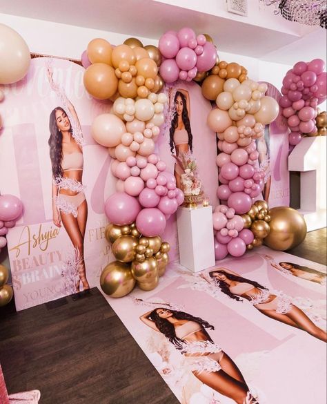 Ballon Decorations Elegant, Birthday Bash Decorations, Venue Decorations Birthday, Party Entry Ideas, Sweet Sixteen Party Ideas Pink, 25th Birthday Dinner Party, 21st Birthday Dinner Ideas, Pink Photoshoot Ideas Birthday, Twenty Fine