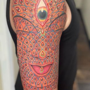 White Rabbits in a Purple Haze: Psychedelic Tattoos • Tattoodo Dmt Tattoo, Alex Grey Tattoo, Surreal Tattoo, Yin Yang Tattoos, Mushroom Tattoos, Alex Grey, White Rabbits, Awesome Tattoos, Makeup Tattoos