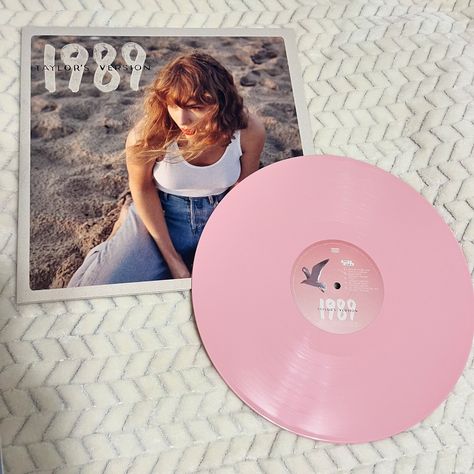 Taylor Swift - 1989 (Taylor’s Version) Rose Garden Pink Vinyl @taylorswift @taylornation #taylor #swift #taylorswift #vinyl #1989 #1989worldtour #records #vinylrecords #vinylcollection #vinylcommunity #vinylcollector #vinyladdict #tserastour #erastour #tstheerastour #theerastour Taylor Swift Cd, Swiftie Aesthetic, Taylor Aesthetic, 1989 Tv, Vinyl Aesthetic, Mckenna Grace, Taylors Version, Estilo Taylor Swift, Taylor Swift 1989