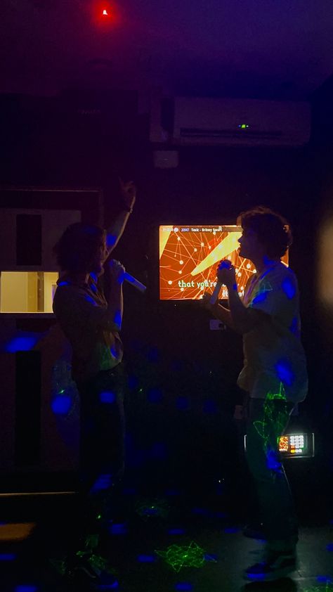 Karaoke Aesthetic Couple, Couple Karaoke Aesthetic, Couple Karaoke, Karaoke Aesthetic, Still Falling For You, Karaoke Night, Nightclub Aesthetic, Aesthetic Boys, Book Aesthetics