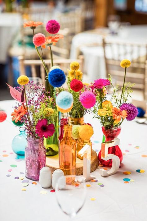 2024 Top Wedding Trends (and how to make them yours) - Ever After Essentials 2024 Floral Trends, Colorful Weddings, Event Trends, Top Wedding Trends, 21st Party, Wedding Colours, Floral Trends, Pop Color, Decor 2024