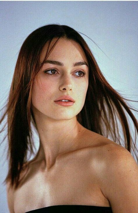 Keira Knightley Brunette, Kiera Knightly Eyebrows, Kiera Knightly Icons, Keira Knightley Hair Color, Keira Knightley Eyes, Kiera Knightly Make Up, Young Kiera Knightly, Keira Knightley Makeup, Keira Knightley Nude