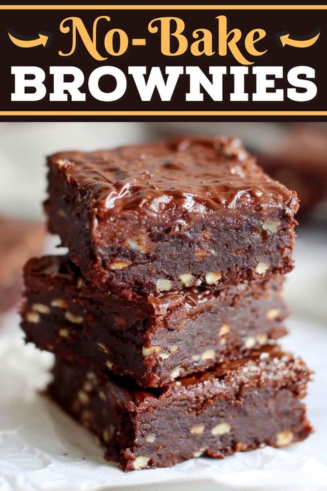 These no-bake brownies are easy, full of flavor, and good for you! Made with almonds, dates, and dark chocolate, they're such a treat. Easy No Bake Dessert Bars, Frosted No Bake Brownies, No Bake Brownies Recipe, Easy No Bake Brownies, Date Desserts, Shooters Recipes, Desserts Bars, Date Brownies, Dessert Shooters Recipes