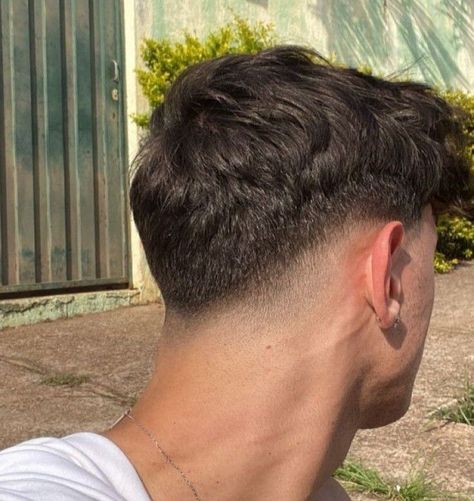 Mens Haircuts Thick Hair, Very Short Hair Men, Taper Fade Short Hair, Mens Haircuts Straight Hair, Fade Haircut Curly Hair, Mid Fade Haircut, Fade Haircut Styles, Haircut Selfie, Short Fade Haircut