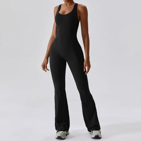 Feel the weight lifting off your shoulders in this playful lifting jumpsuit! Crafted of sweat-wicking, breathable fabric, this jumpsuit takes your gym game to the next level with its fitted silhouette and four-way stretch material. Perfect for working out or for chasing your wildest dreams! Yoga Jumpsuit, Hip Lifts, Flare Jumpsuit, Yoga Suit, Yoga Set, Sport Chic, Bell Bottom, Moda Fitness, Sportswear Women