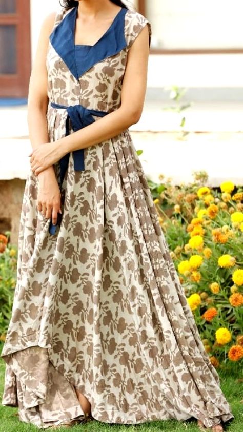 Cottom kurti with western cut and silhouettes. Frocks And Gowns, Salwar Designs, Kurti Designs Latest, Long Kurti Designs, Dress Neck Designs, Sleeves Designs For Dresses, Stylish Party Dresses, Frocks For Girls, Elegant Dresses For Women