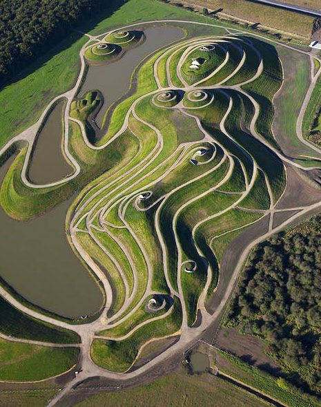 Charles Jencks (Northumberlandia, Newcastle, England) The Garden Of Cosmic Speculation, Landform Architecture, Grass Houses, Charles Jencks, Garden Of Cosmic Speculation, Grass Land, Acre Garden, Modern Physics, Landform