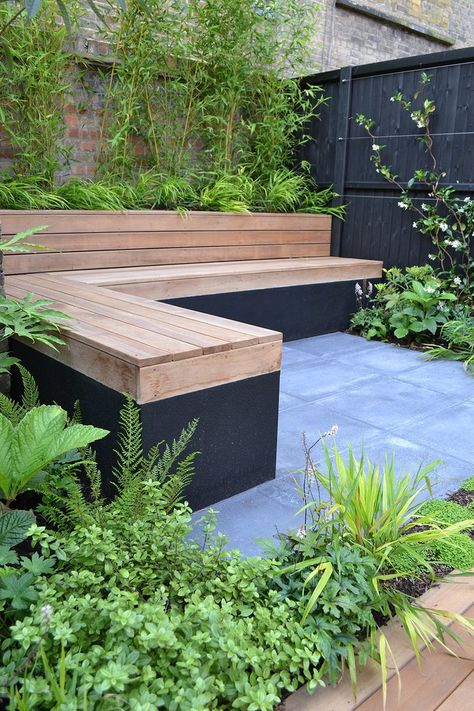 Built In Garden Bench Seating, Built In Garden Seating Ideas, Garden Seating Area Ideas, Corner Garden Seating, Garden Seating Ideas, Built In Garden Seating, Ideas Terraza, Garden Renovation, Garden Bench Seating