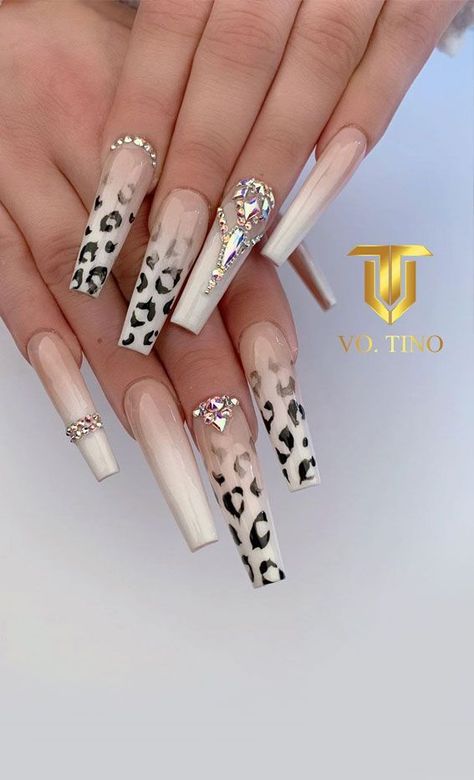 Stylish Nail Art Design Ideas 2021 : Snow leopard nail art. A stylish and creative nail set that you should try. leopard nail design ideas Leopard Nail Designs, Leopard Nail Art, Nails Art Ideas, Nails Art Designs, Star Nail Art, Art Design Ideas, Leopard Nails, Nail Art Pen, Nails 2021