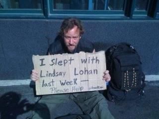 they really want that loose change Funny Homeless Signs, Justin Bieber Jokes, Funny Baby Images, American Funny Videos, Awkward Texts, Indian Funny, Best Funny Photos, Funny Dog Photos, Funny Pictures For Kids