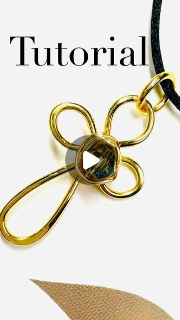 Wire Wrap Cross Pendant, Wire Cross Ring Diy, Wire Jewelry Pendant, Jewellery Making Ideas Diy, Jewelry Wire Crafts, Wire Earrings Diy Tutorials, Diy Wire Cross, Wire Jewelry Patterns Free, Wire Ornaments Diy