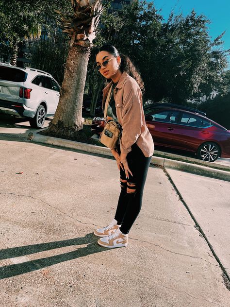 Pink Air Jordan 1 Outfit Women, Brown Jordans Sneakers Outfit, Mid Air Jordan 1 Outfit Women, How To Style Jordan 1 Mid Women, Business Casual Outfits Jordans, Beige Jordans Outfit, Tan Gum Jordans Outfit, Tan Shoe Outfits Women, Jordan 1 Praline Outfit