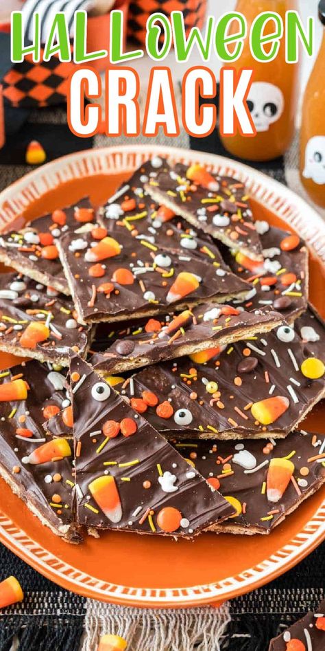 Desserts For A Halloween Party, Easy Bake Halloween Treats, Essen, Halloween Snacks And Desserts, Halloween Candy Desserts, Fun Halloween Baking Recipes, Fall Birthday Treats, Halloween Dessert For Party, Halloween Party Desert