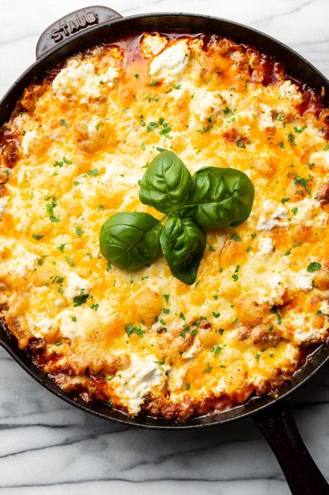 Easy Skillet Lasagna • Salt & Lavender Pork Skillet Recipes, Skillet Lasagna Easy, Cheesy Lasagna Recipe, Baked Lasagna Recipe, Pork Ideas, Rice Ideas, Skillet Lasagna Recipe, The Best Lasagna, Cheesy Lasagna