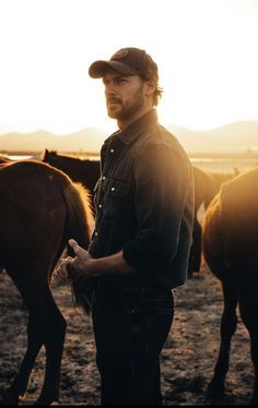 Bourbon And Lies Victoria Wilder, Cowboy Man Aesthetic, Rich Cowboy Aesthetic, Country Aesthetic Men, Cowboys With Tattoos, Country Man Aesthetic, Long Hair Cowboy, Cowboy Handsome, Cowboy Aesthetic Men