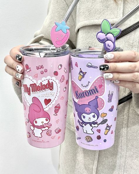 ⭐ Sanrio Stainless Steel Tumblers ⭐ LlNK lN BlO #sanrio #sanriocore #sanrioaesthetic #tumbler Tumbler Aesthetics, Hello Kitty Room Decor, Kawaii Cups, Hello Kitty Rooms, Unicorns Clipart, Kawaii Accessories, Kawaii Aesthetic, Cup Design, Stay Hydrated