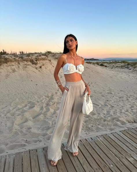 Punta Cana Outfits, Trendy Instagram Outfits, Outfits Playa, Cute Beach Outfits, Holiday Outfits Summer, Beach Party Outfits, Hawaii Outfits, Resort Outfit, Flowers Color