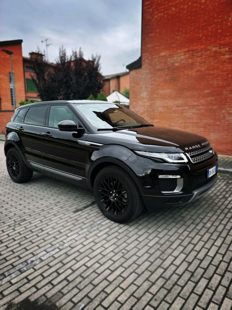 Range Rover Black, Land Rover Evoque, Tmax Yamaha, Range Rover Evoque, Black Edition, Dream Car, Range Rover, Cars And Motorcycles, Land Rover