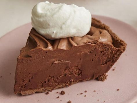 Chocolate Truffle Pie Recipe, Chocolate Truffle Pie, Truffle Pie, No Bake Banana Pudding, Peanut Butter Oatmeal Bars, Keylime Pie Recipe, Chocolate Crust, Cream Pie Recipes, Peach Cobbler Recipe