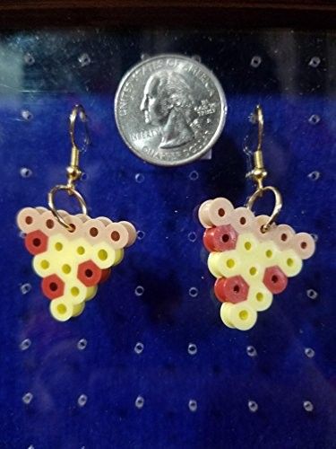 Perler Bead Pizza, Perler Bead Earrings Diy, Pizza Perler Beads, Peeler Bead Jewelry, Peler Bead Earrings, Earring Perler Beads, Cute Mini Perler Bead Ideas, What To Make With Perler Beads, Pearler Bead Earrings Diy