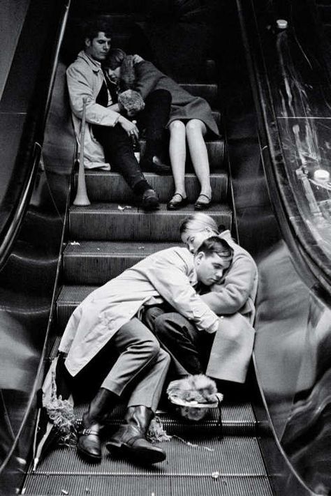 Party Animals of Westchester. Grand Central station, after New Year’s Eve (and the last train of the night). Photo: Leonard Freed/Magnum Photos #blackandwhitephotography Party People Photography, New York Party, Rare Historical Photos, Fotografi Vintage, Grand Central Terminal, Grand Central Station, Party Animals, Grand Central, Magnum Photos