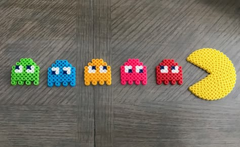 Perler Pacman, Pac Man Perler Beads, Ironing Beads Ideas, Fuse Beads Ideas, Ironing Beads, Melt Beads Patterns, Hama Art, Hamma Beads Ideas, Pearl Beads Pattern