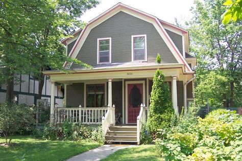 1906 Dutch Colonial in Minneapolis, Minnesota - OldHouses.com Dutch Colonial Exterior Paint Colors, Dutch Colonial Architecture, Dutch Colonial Decor, Dutch Colonial Exterior, Colonial Porch, Farm Exterior, Gambrel House, Dutch Colonial House, Dutch Colonial Homes