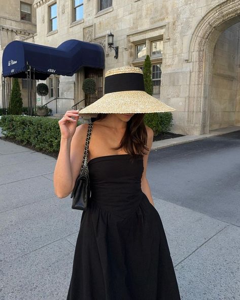 Alle berichten • Instagram Summer Outfits With Hats, Lillie Grace, Old Money Look, Old Money Fashion, Wide Brimmed Hat, Money Fashion, Wool Coats, Vibe Clothes, Stylish Hats