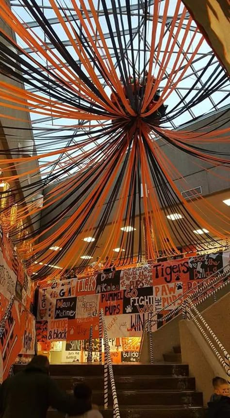 Fall Pep Rally Ideas, School Hallway Posters, Spirit Week Decorations Hallway, School Spirit Decorations Hallway, Spirit Banners Ideas, School Spirit Hallway Ideas, Rally Ideas Highschool, College Homecoming Themes, School Homecoming Decorations