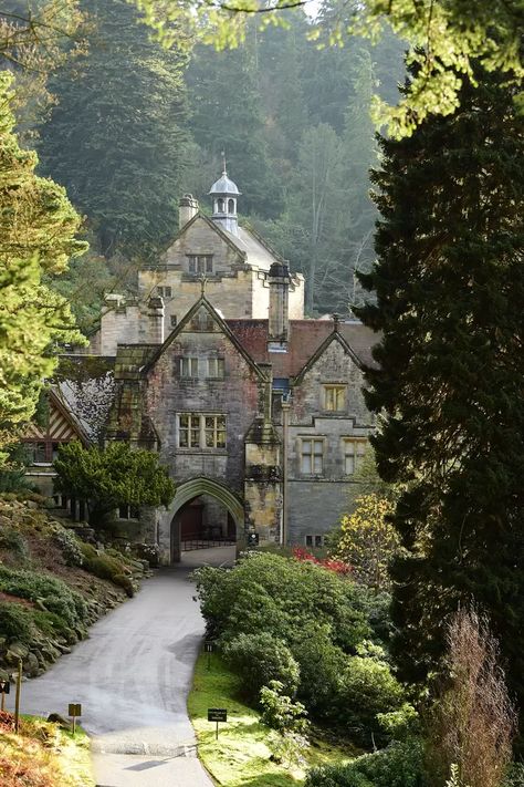 Cragside Northumberland, Cragside House, Planning A Picnic, Castle Architecture, British Village, Parterre Garden, Herbaceous Border, Colorful Borders, Uk Photos