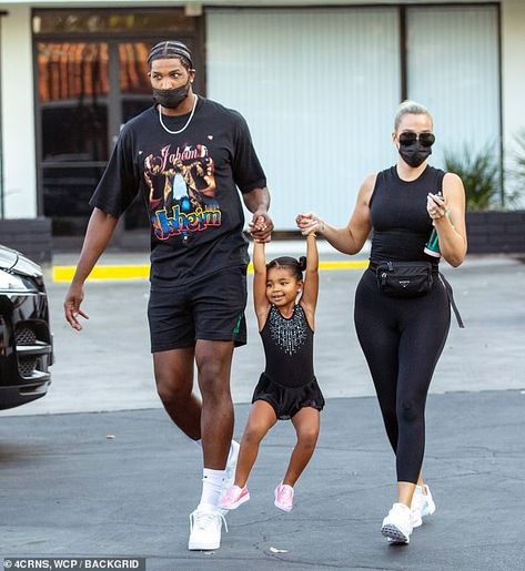 Tristan Thompson And Khloe, Malika Haqq, Kim Khloe Kourtney, Khloe And Tristan, Khloe Kardashian Tristan Thompson, Baggy Sweats, Jenner Kids, Khloe Kardashian And Tristan, With Best Friend