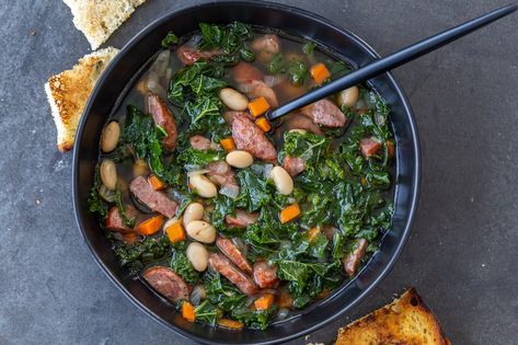 Italian Sausage Kale Soup Recipe Phyllo Tart, Sausage Kale Soup, Soup Olive Garden, Kielbasa Soup, Black Eyed Pea Soup, Soup With Spinach, Sausage And Kale Soup, Kale Soup Recipes, Sausage Soup Recipes