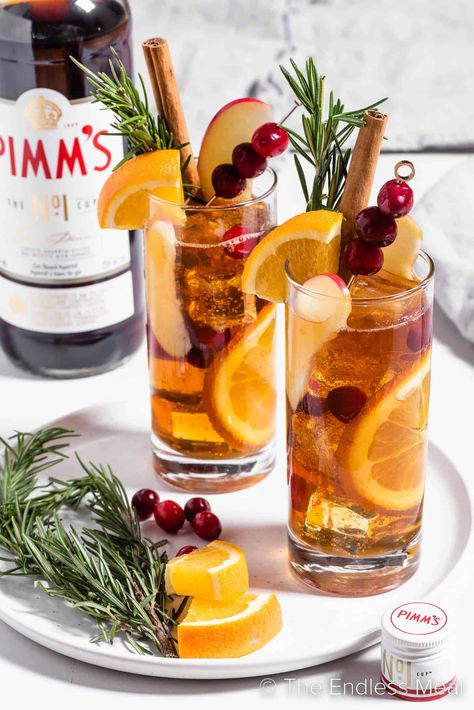 This winter Pimm's Cup is a refreshing seasonal spin on a popular summertime drink. It's Pimm's no.1 mixed with brandy, vanilla, and maple syrup and topped with ginger beer. It's easy to make, fun to sip, and it's ready in just 5 minutes! #theendlessmeal #pimmscup #pimms #wintercocktail #cocktail #winterdrink #drink #pimmscup #gin Pims Cocktail, Winter Wedding Drinks, Winter Pimms, Wedding Cocktail Ideas, Wedding Cocktails Recipes, Pimms Cocktail, Pimm's Cup, Spiked Apple Cider, Pimms Cup