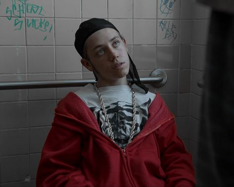 white boy carl s6 shameless Carl Gallagher Braids, White Boy Carl, Carl Shameless, Shameless Scenes, Shameless Tv Show, Carl Gallagher, Gangsta Style, Cameron Monaghan, Cool Outfits For Men