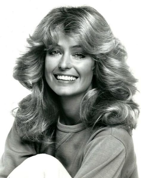 Funky Vintage Hairstyles that were the Epitome of Cool in their Day 1970s Hairstyles Disco, 80's Hairstyle, 1970s Hairstyles, 1960s Hair, 70s Hair, 80s Hair, Farrah Fawcett, Jaclyn Smith, Hot Hair Styles