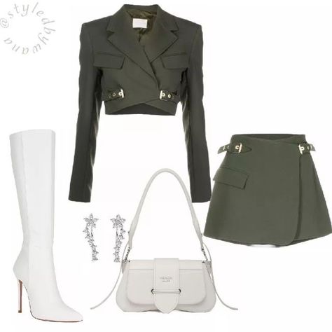 Combyne Outfit Ideas, Baddie Aesthetic Outfits, Green Outfit Ideas, Clothes Green, Styling Services, Green Outfits, Preformance Outfits, Green Mini Skirt, Virtual Stylist