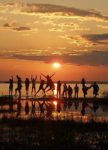 Silhouette Fotografie, Friendship Photography, Silhouette Photography, Photo Summer, Group Photography, Psalm 34, Jolie Photo, Friend Photoshoot, Summer Dream