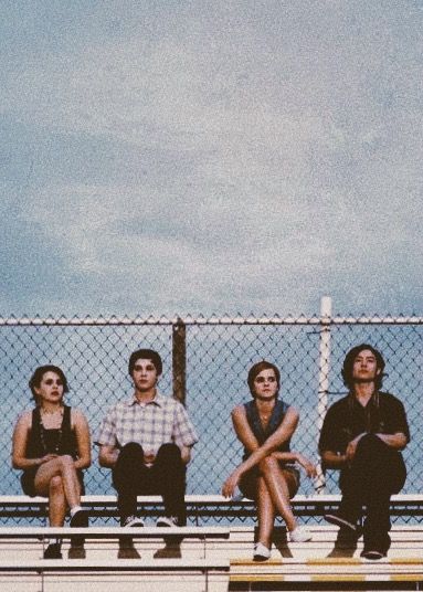 perks of being a wallflower bleachers, vintage filter, vintage vibe, 80s aesthetics, coming of age movie Wallflower Movie, Film Filter, Vintage Filter, Scrub Corpo, Perks Of Being A Wallflower, Indie Movies, Remembrance Day, Bleachers, Teenage Years