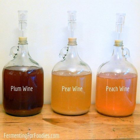 Pear Wine, Wine Making Recipes, Homemade Wine Recipes, Homemade Cider, Apple Wine, Peach Wine, Homemade Alcohol, Making Wine, Homemade Liquor