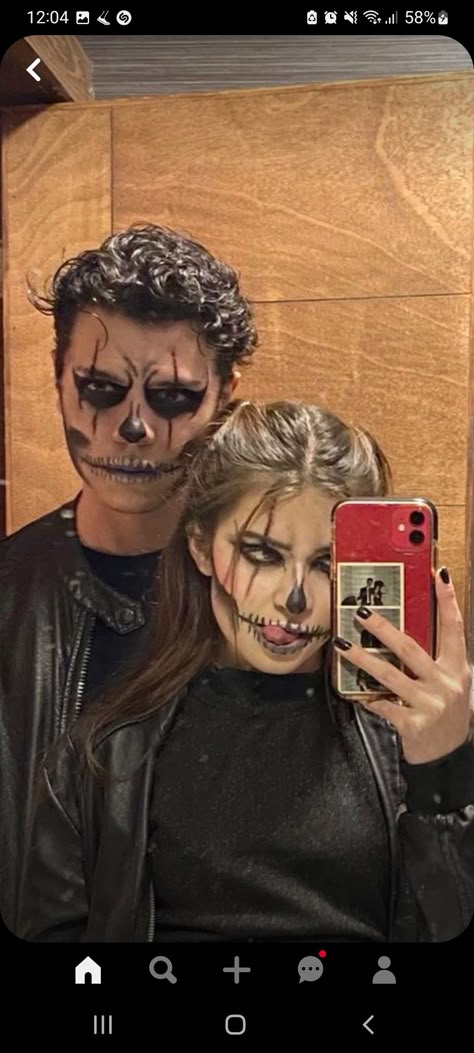 Halloween Outfits Duo Couple, Halloween Makeup Couples Ideas, Easy Costume Couple Ideas, Couples Halloween Outfits Scary, Couple Horror Halloween Costumes, Disfraz Halloween Pareja Couple Costumes, Couple Cosplay Halloween, Duo Halloween Makeup, Maquillage Halloween Couple