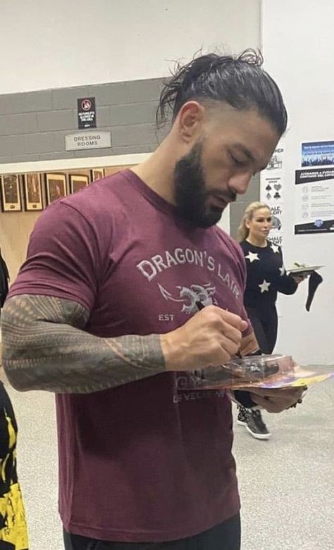 Roman Reighns, Roman Reigns Shirtless, Roman Reigns Smile, Roman Reigns Wwe Champion, Joe Anoaʻi, Wwe Superstar Roman Reigns, Roman Reigns Family, The Bloodline, Photo Logo Design