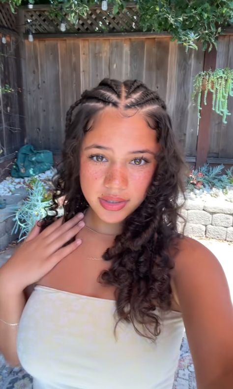 Cute Hairstyles Cheer, Different Dutch Braid Styles, Pretty Hairstyles With Braids, Dominican Republic Hairstyles, Braided Hairstyles Open Hair, Boho Braids On Natural Curly Hair, Dutch Braids With Edges, Braids For Holiday, Rubber Band Hairstyles With Bangs