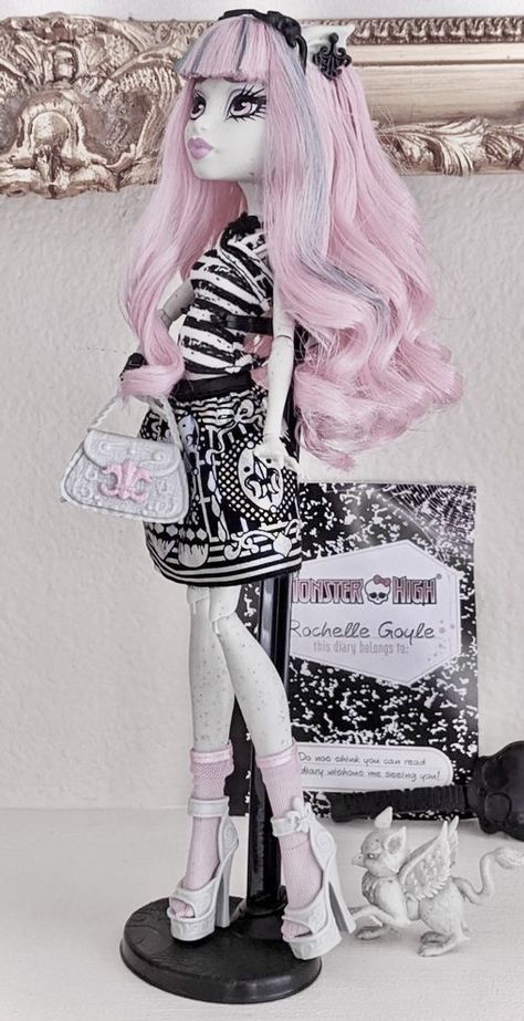 Monster High Dolls Aesthetic, Monster High New Dolls, Monster High Rochelle, Custom Dolls Monster High, Monster High Dolls Collection, Draculaura Doll, Monster High Dolls Rochelle, Monster High Toys, New Monster High Dolls