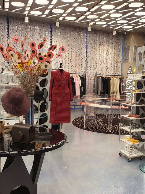 Carla Sozzani, French Gardens, 10 Corso Como, Corso Como, Select Shop, Silk Accessories, Instagram Layout, Interior Items, French Garden