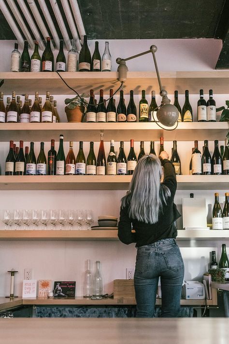 Intimate Wine Bar, Small Wine Bar Restaurant, Scandinavian Bar Design, Cozy Wine Bar, Wine Bar Ideas Restaurants, Wine Boutique Shops, Wine Bar Interior Design, Wine Bar Aesthetic, Wine Bar Lounge